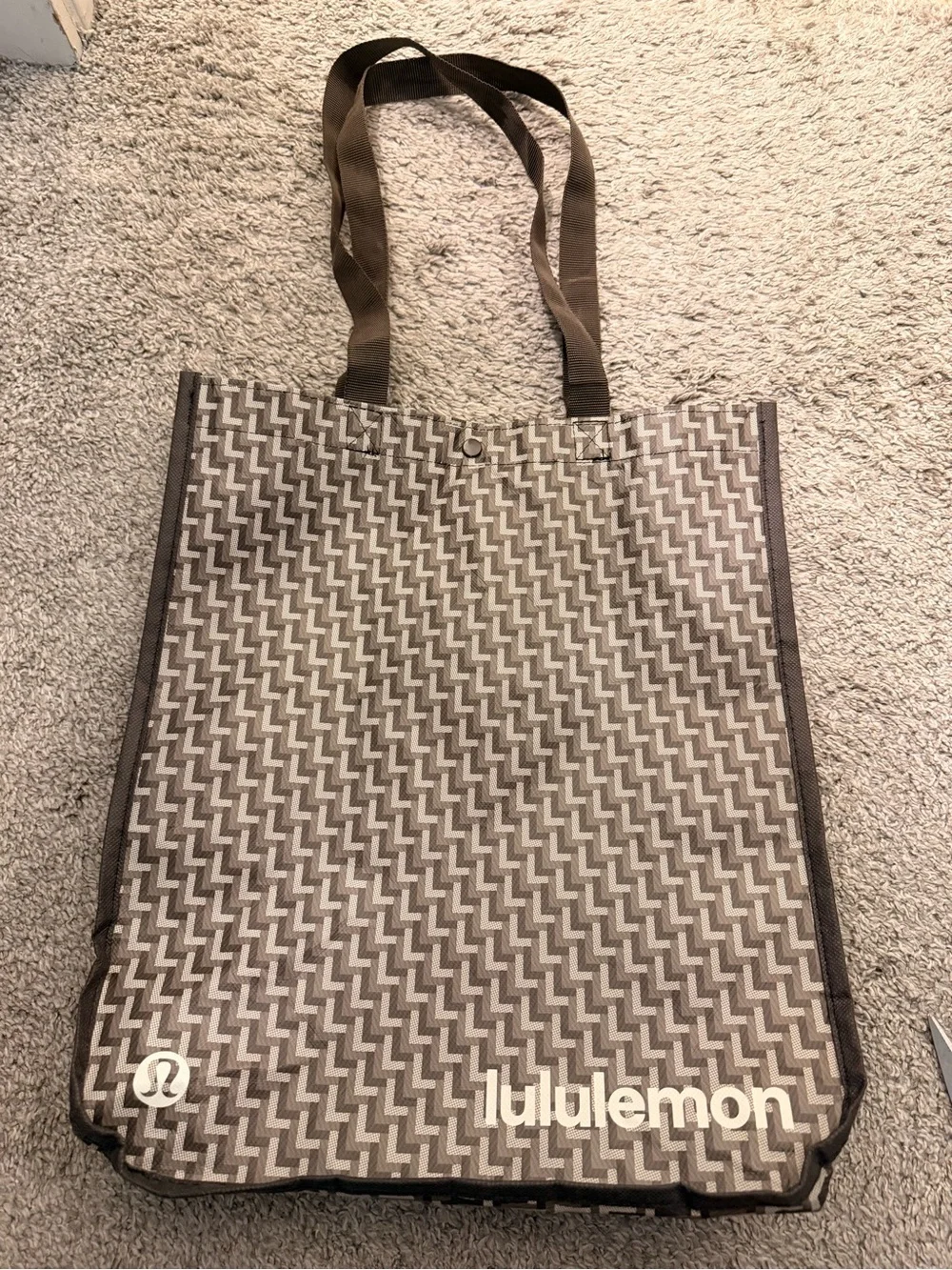 lululemon athletica Brown Chevron Pattern Tote Bag + TTPD Pouch*Zipper is broken